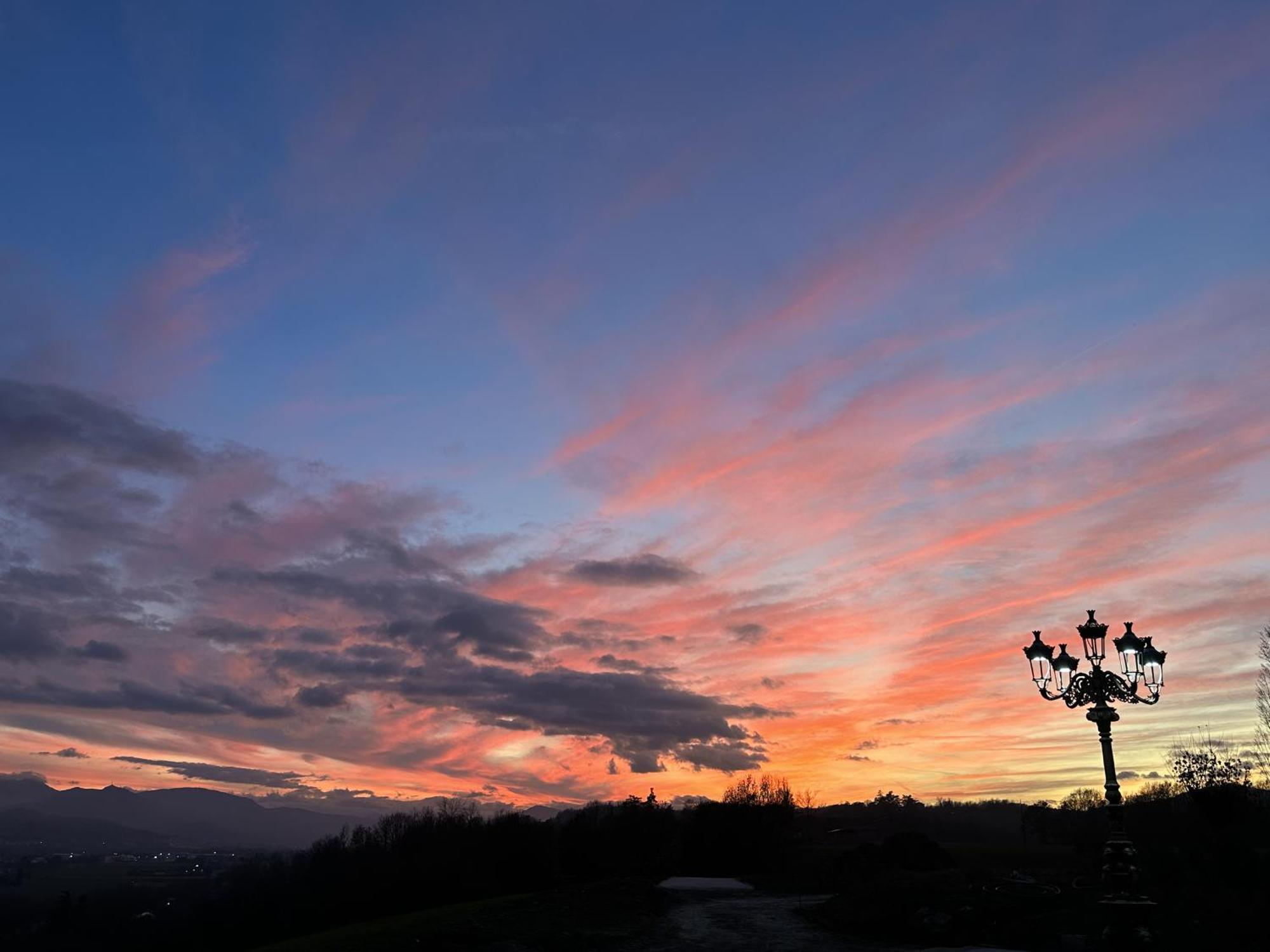 La Valle Del Re - Agriturismo Medesano Luaran gambar